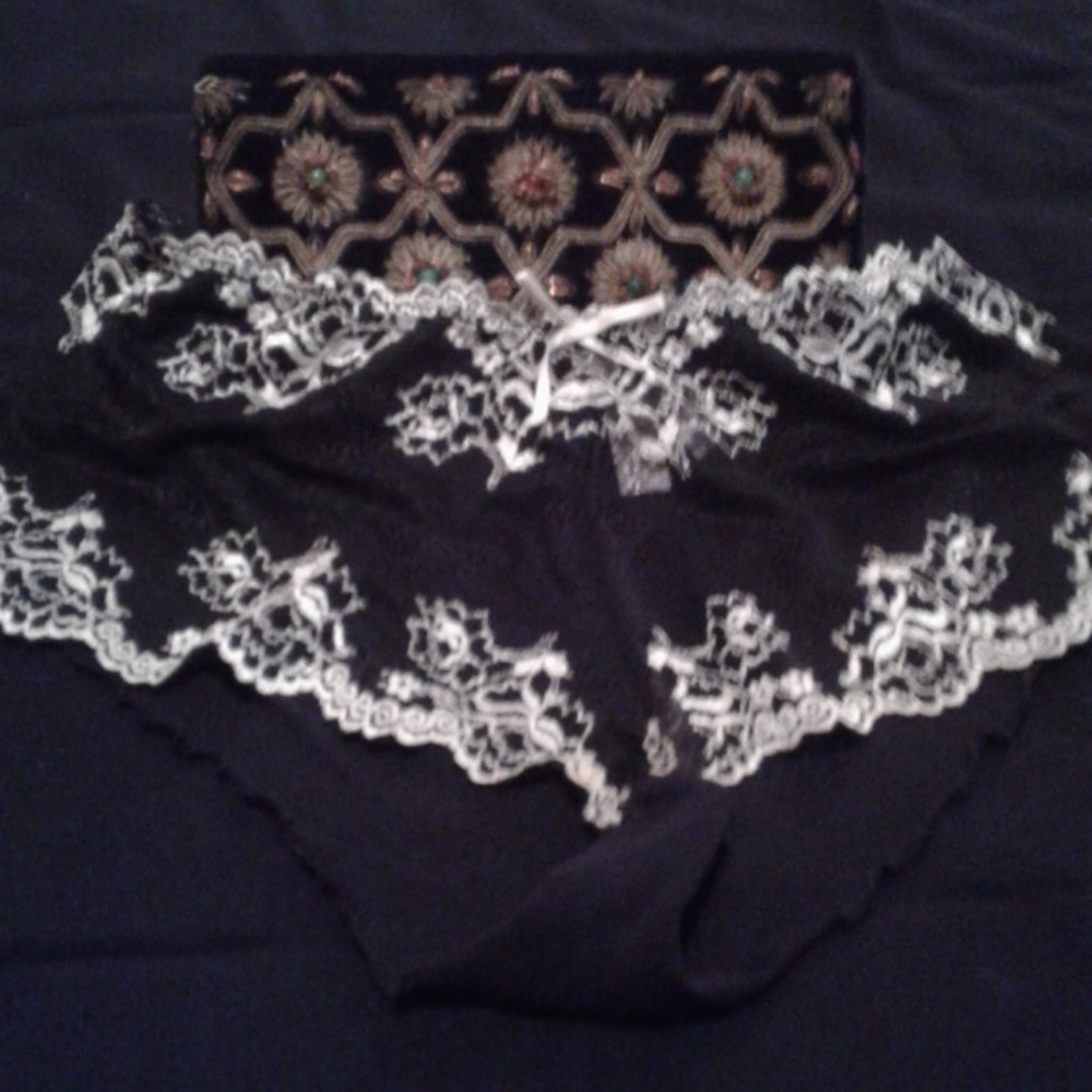 GILLIGAN & O'MALLEY INTIMATES